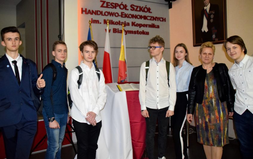 Uczniowie z p. Dorotą Jurguć w ZSH-E