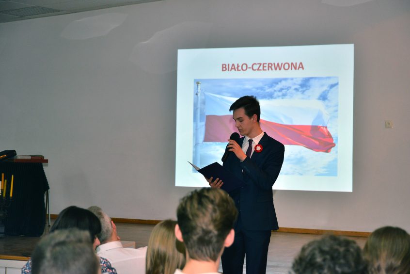 Święto Konstytucji 3 maja oraz Dzień Flagi Rzeczypospolitej Polskiej - akademia szkolna